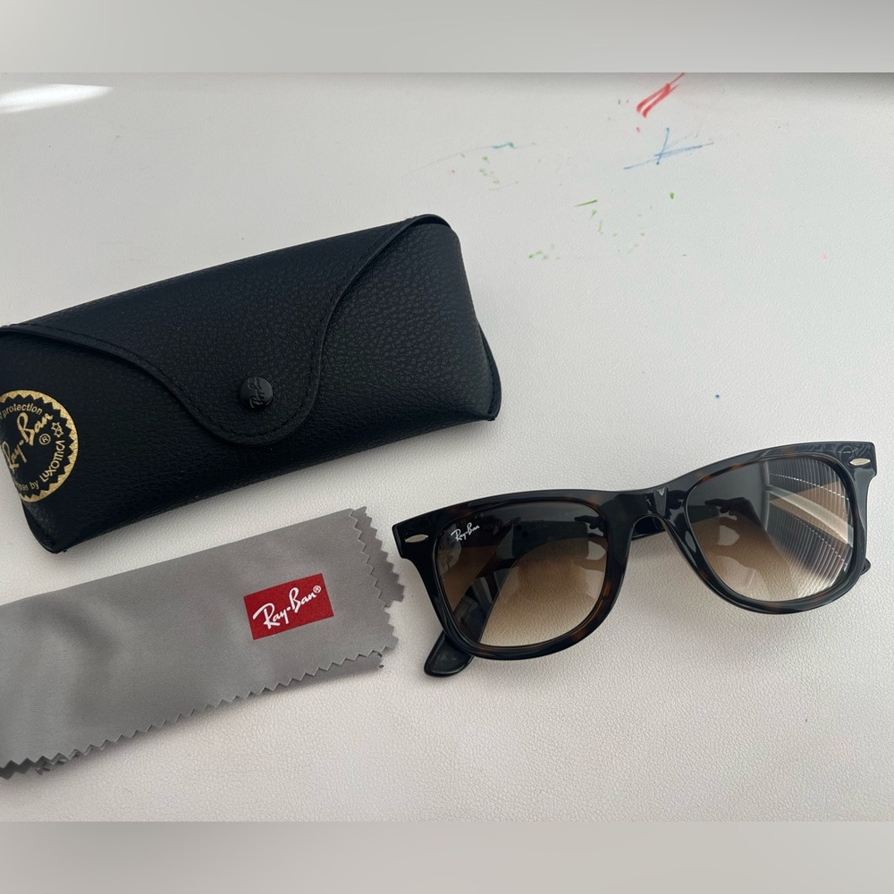Brand New - Ray-Ban Wayfarer